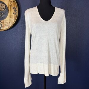 Zara Cream Lightweight V-neck Knit Sweater | Size Large